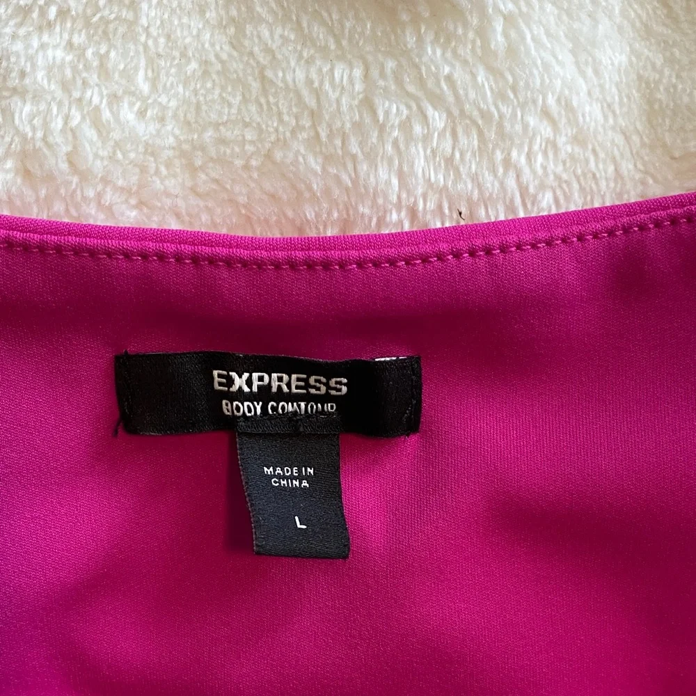 Express Body Contour Top - Picture 2 of 3